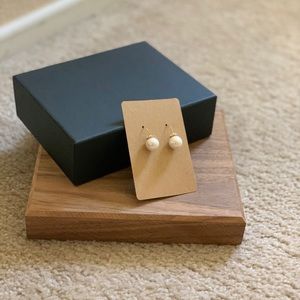 Artificial pearl earring